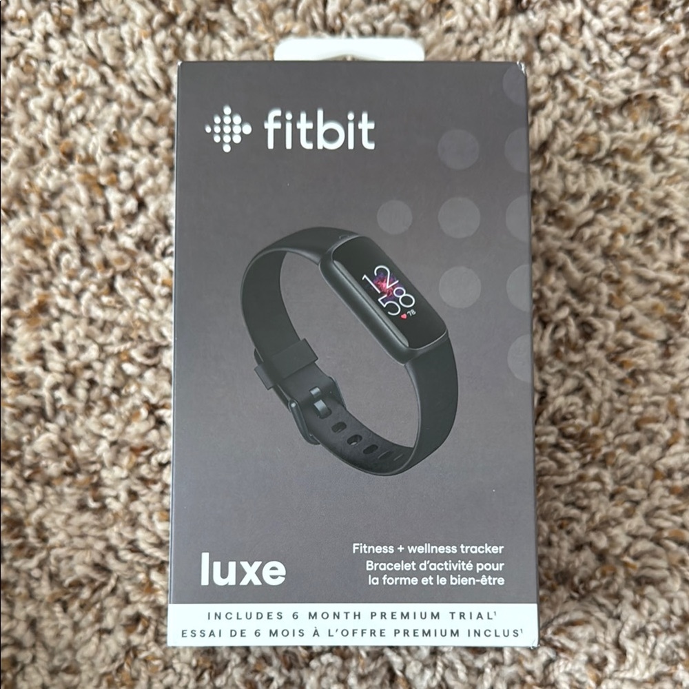 Fitbit Luxe Black Smartwatch Wellness Tracking- brand new, never used